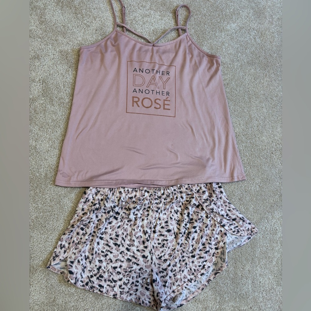 Danskin’Another Rose’ pink leopard print summer tank and shows pjs size medium